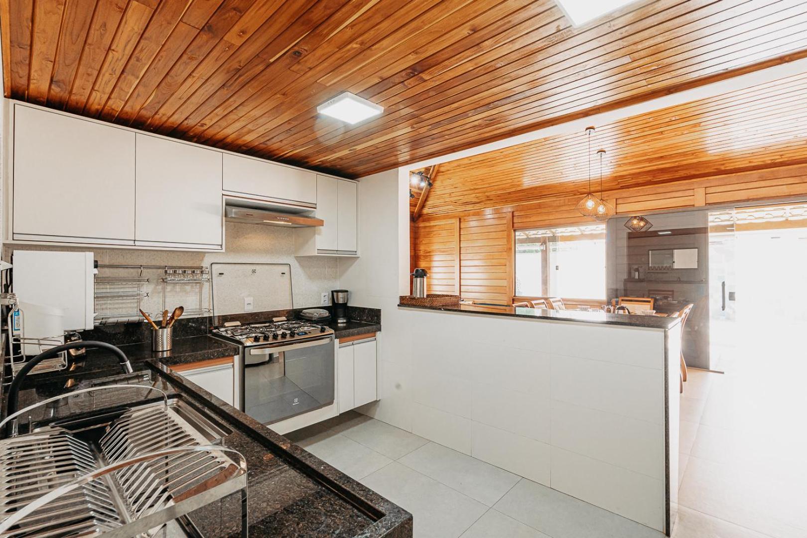 Casadecastelhanos, Quadra Do Mar De Castelhanos, 4 Suites Com Ar, Churrasqueira, Piscina, Hidromassagem, Cozinha Integrada Gourmet Ideal Para Familia E Amigos Anchieta  Dış mekan fotoğraf